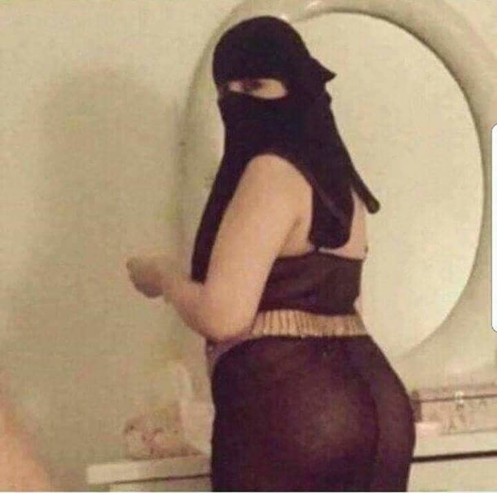 península árabe hijab niqab
 #96749339