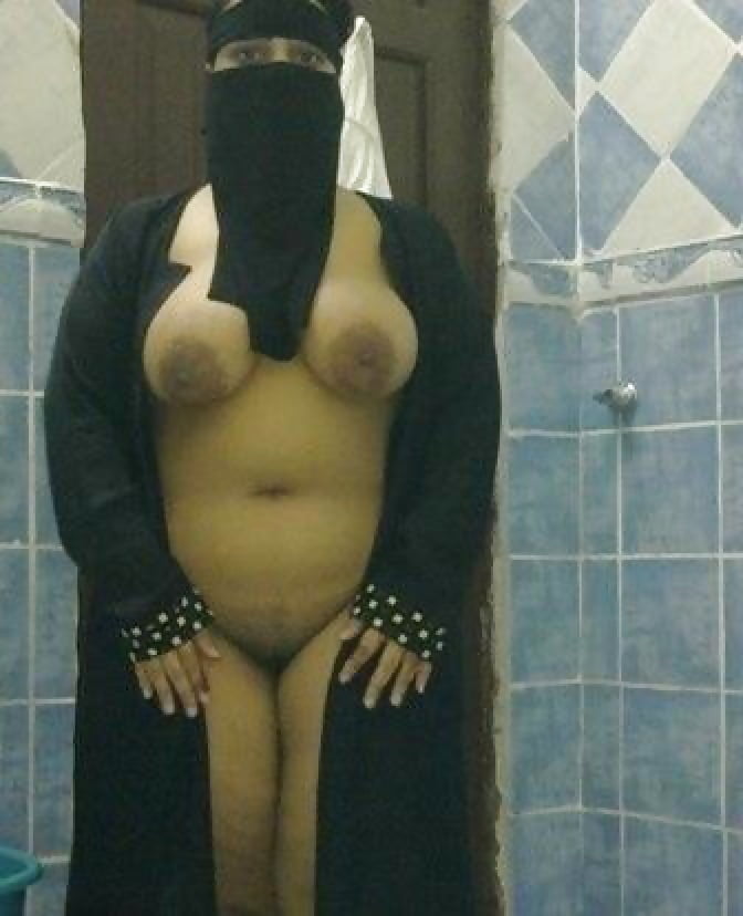 arabian peninsula Hijab niqab #96749342