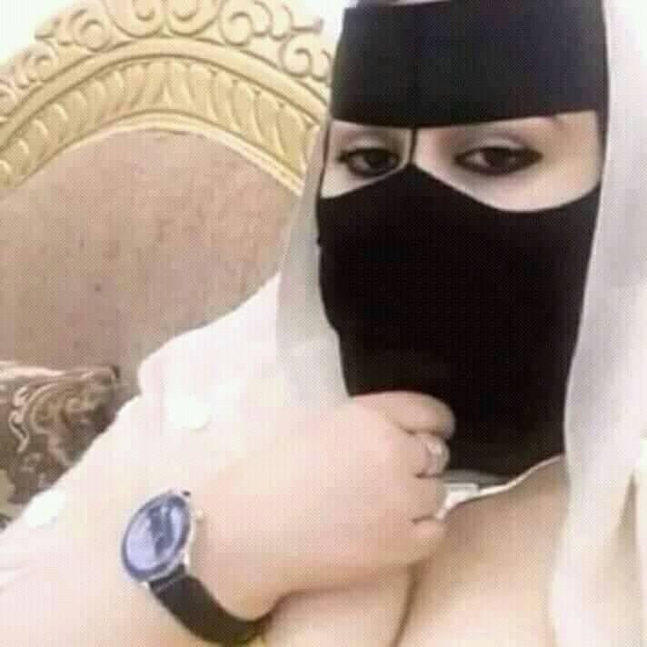 península árabe hijab niqab
 #96749345