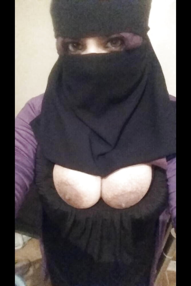 península árabe hijab niqab
 #96749357