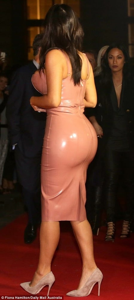 Kardashian booty
 #90671781