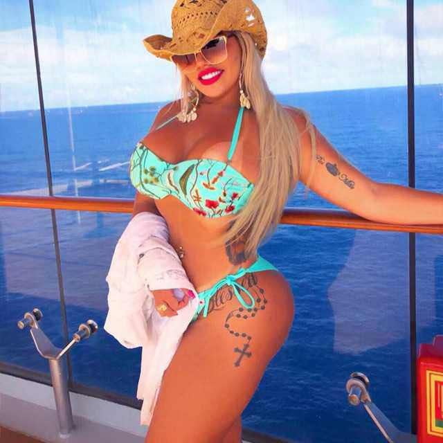 Jully cavala gostosa caiu no zap pelada no espelho
 #91456715