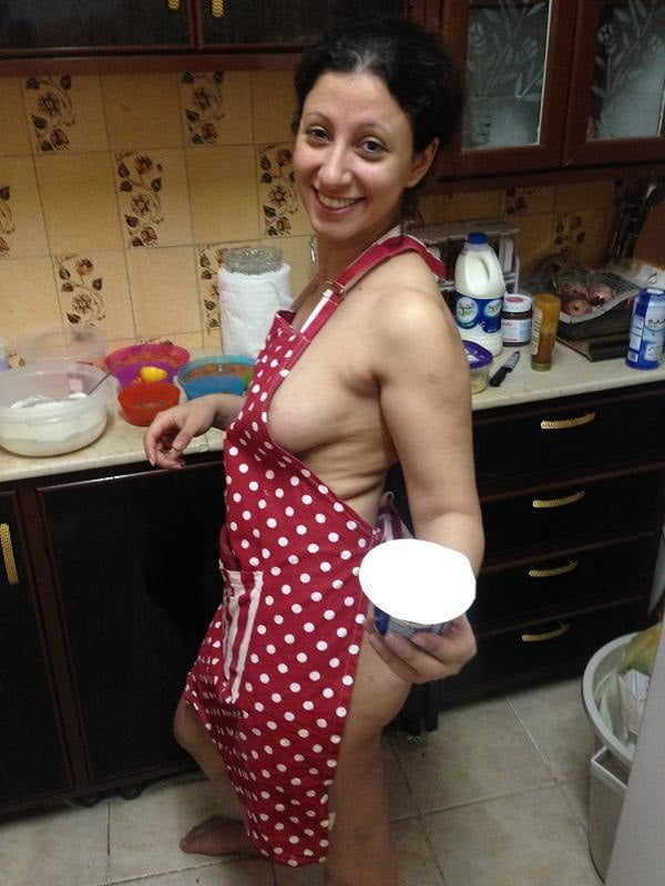 libanese naked cooking #96095121