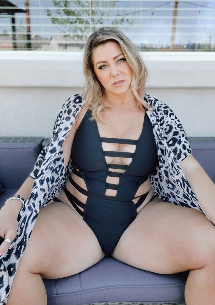 Bikinibee desnuda #108474905