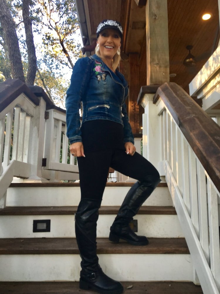 Female Celebrity Boots &amp; Leather - Liz Bonis #103352569