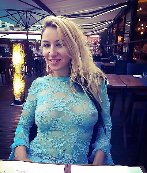 Braless 25
 #80830202