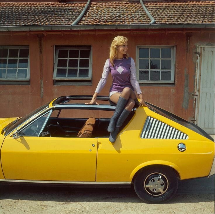 フランクライヒの素敵な女の子と写真
 #97766190