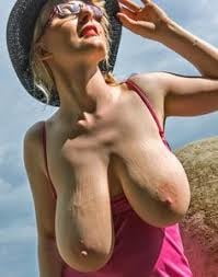 hanging breasts #106157600