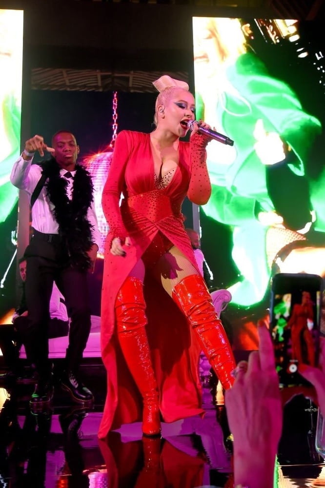 Christina aguilera
 #104414091