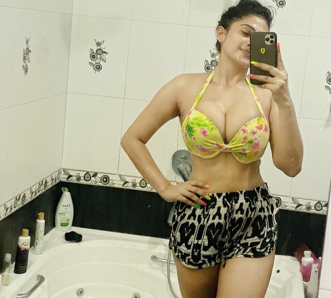 Piumi Hansamali desnuda #108238039