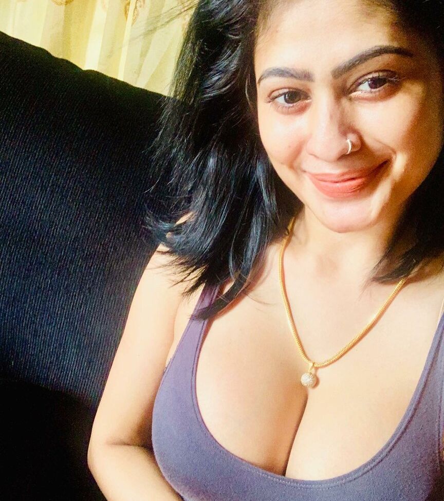 Piumi Hansamali desnuda #108238040