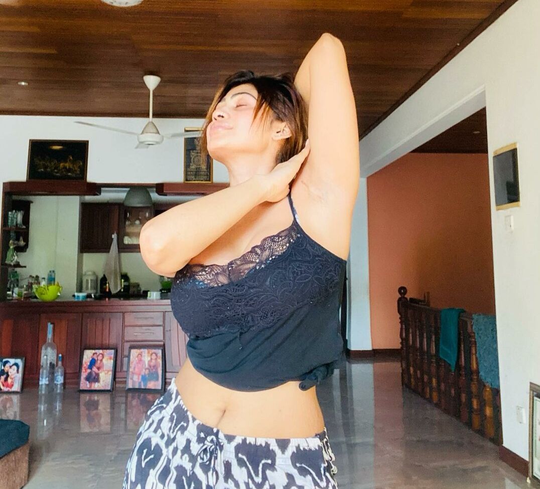 Piumi Hansamali desnuda #108238045