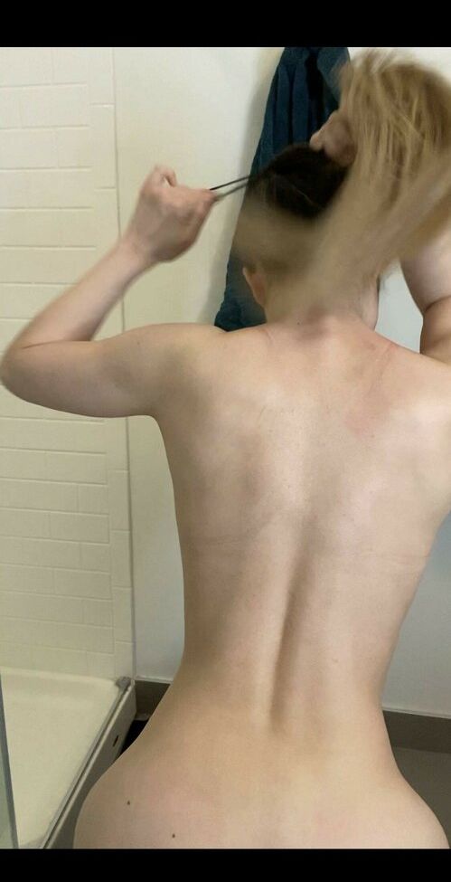 Oddeilem desnuda #108146933