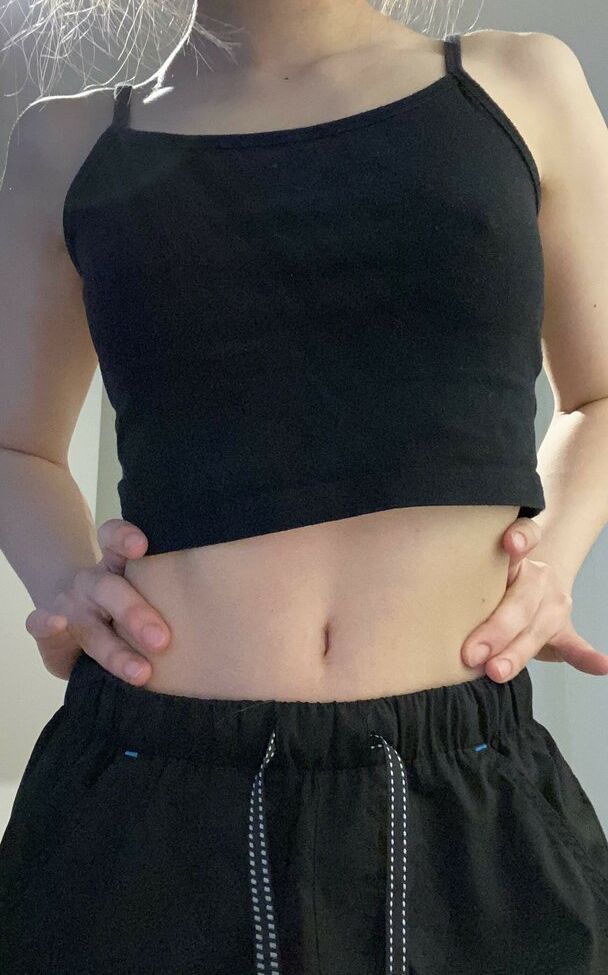 Oddeilem desnuda #108146947