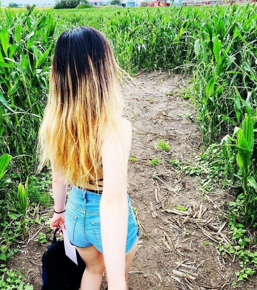 Oddeilem desnuda #108146948