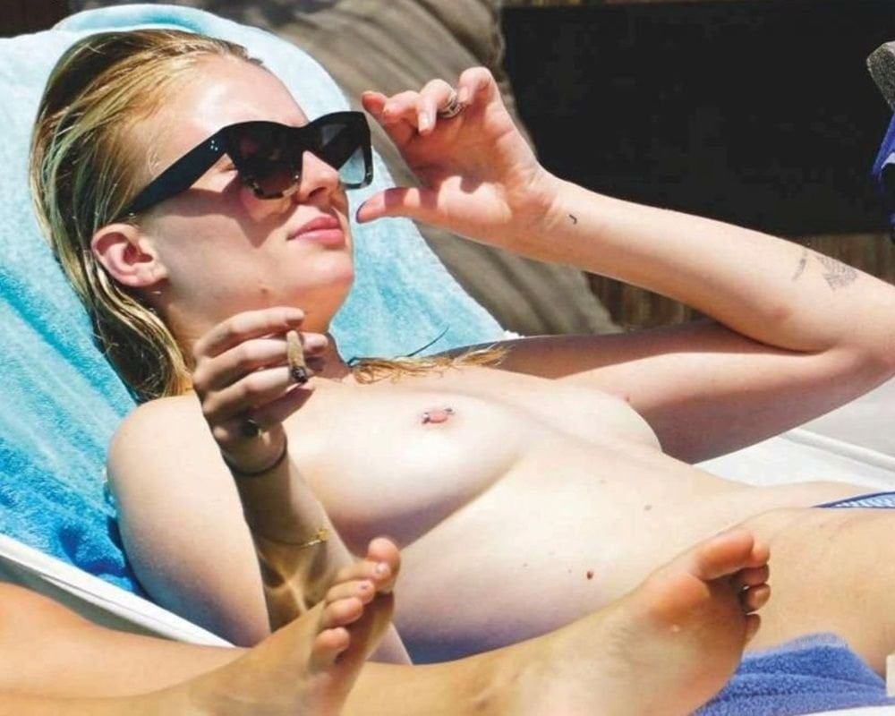 Celeb Sunday Assorted Beach Nudes #100003438