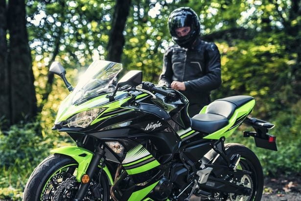 Máquinas calientes
 #90242422