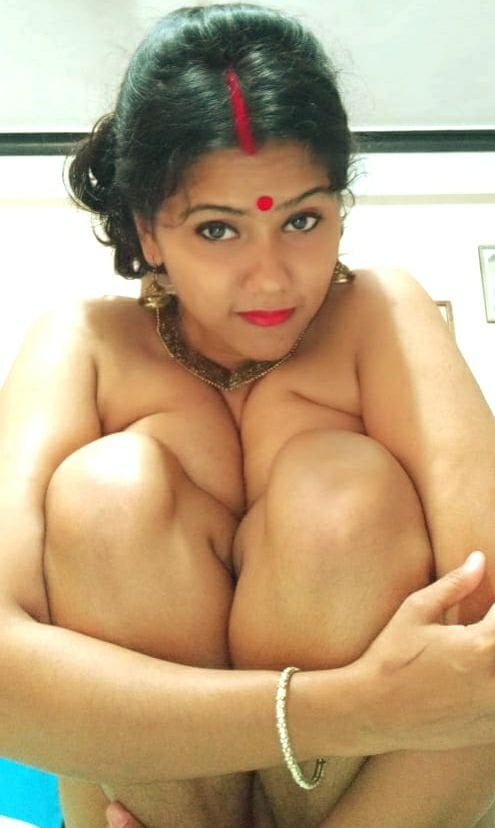 Üppige indische Frau
 #101230744