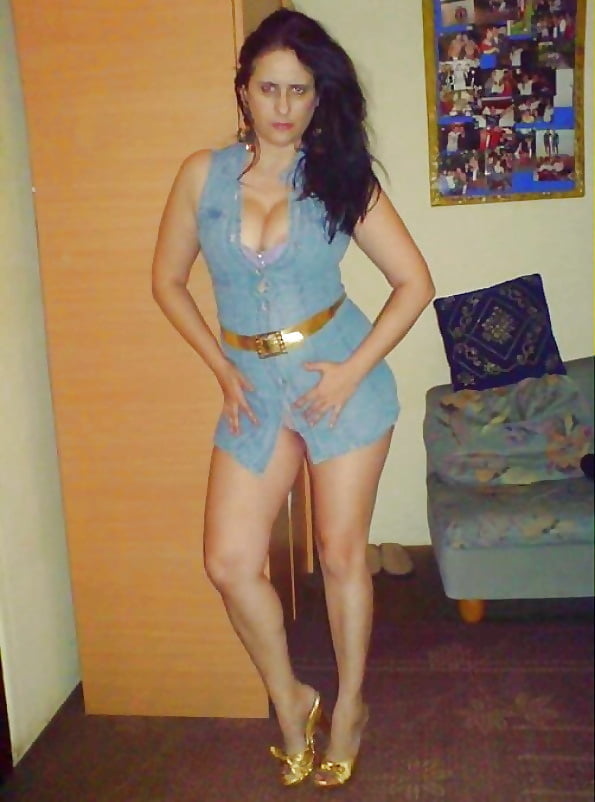 Maduras vestidas como putas 49
 #88504693