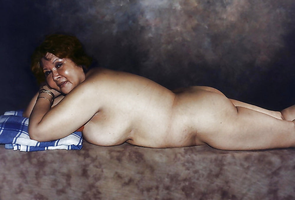 熟女とおばさん 0385
 #87831729