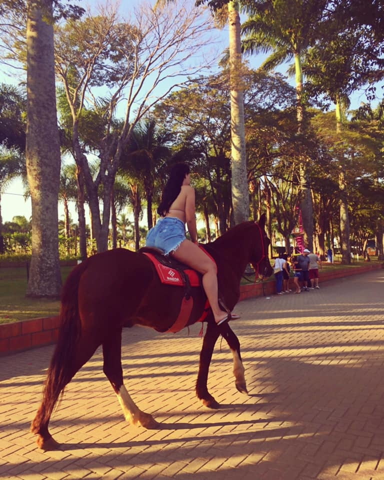 Vitorya Barcelos #88992932