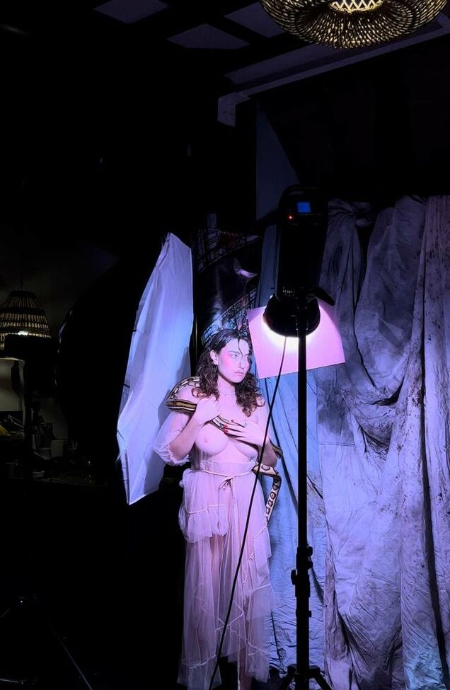 Greymouse nackt #109085428