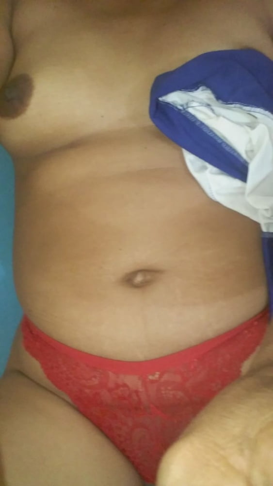 Corninho adora exibir a su esposa
 #91696174