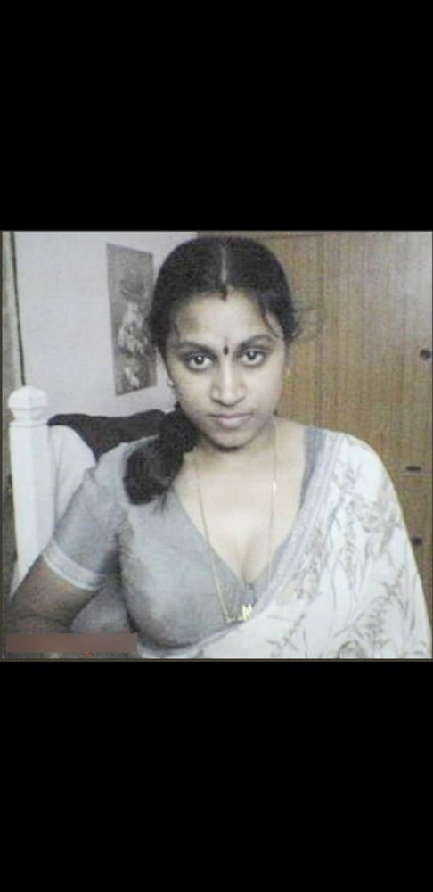 Indische Auntys zeigen Brüste
 #92589119