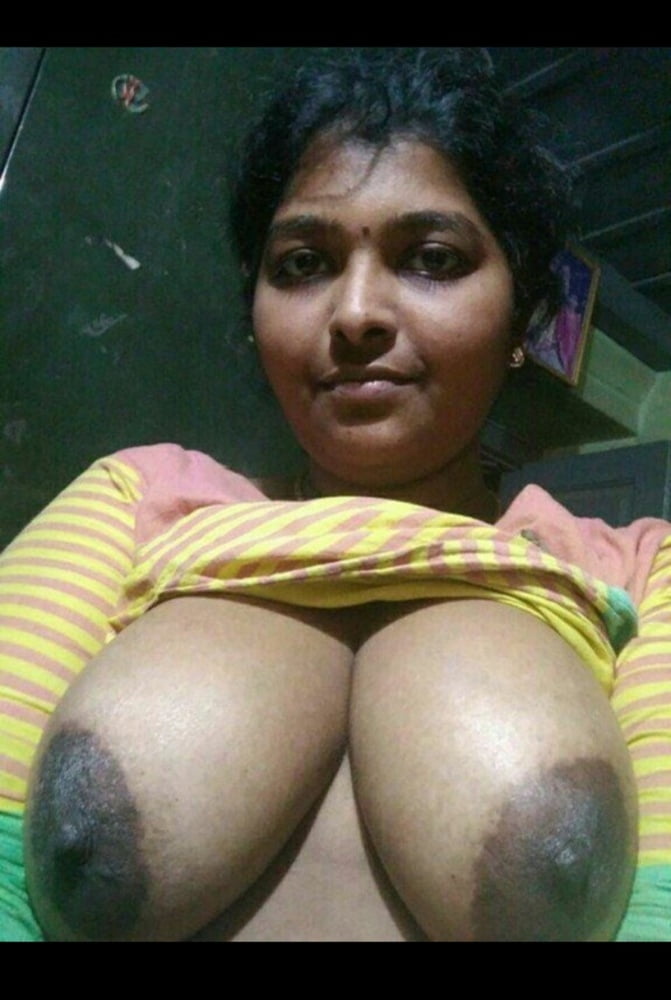 Indische Auntys zeigen Brüste
 #92589152