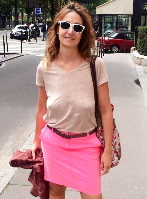 braless saggies #95884848