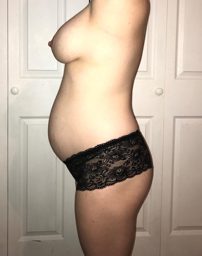 Sexy schwangere Mädchen 120
 #94559102