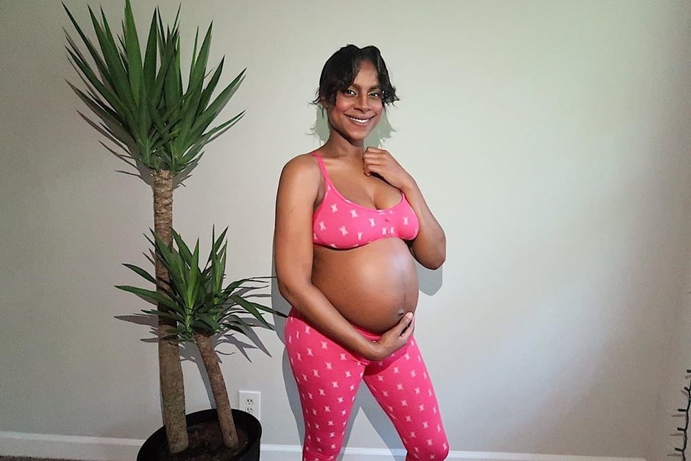 Sexy schwangere Mädchen 120
 #94559110