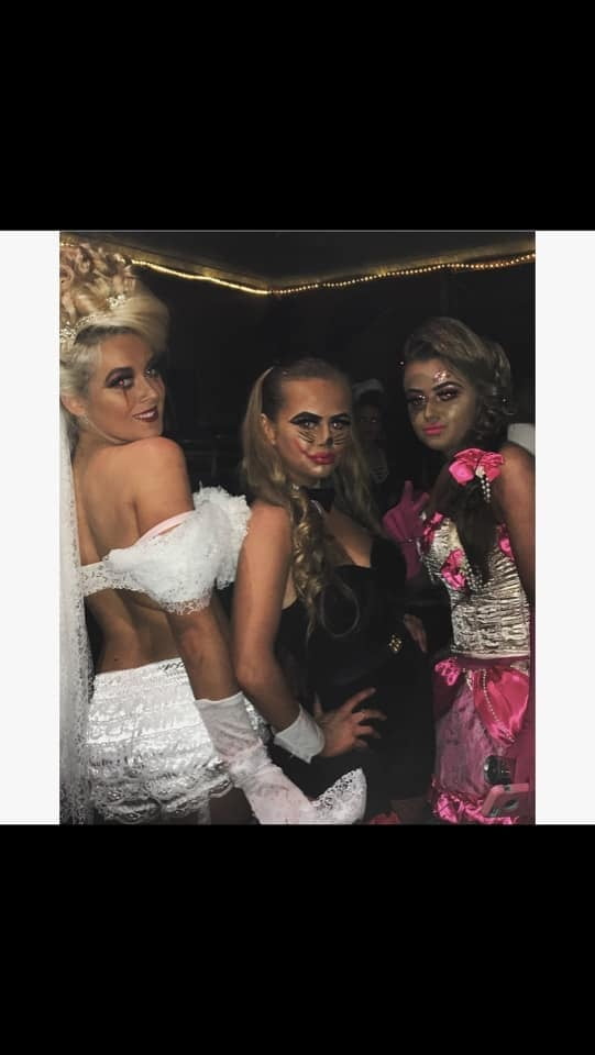 Zorras con disfraces 299
 #105593507