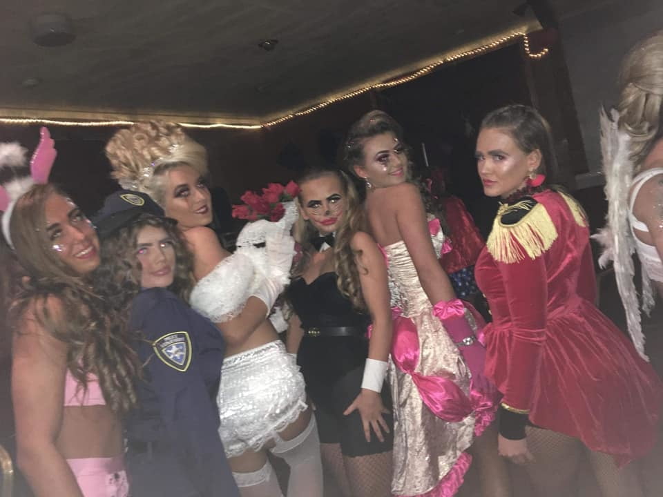 Zorras con disfraces 299
 #105593513