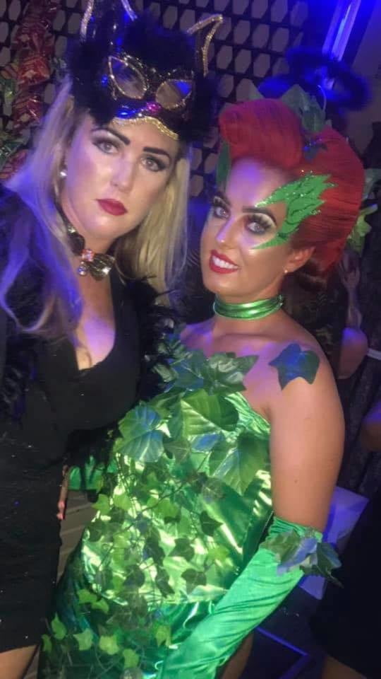 Zorras con disfraces 299
 #105593556