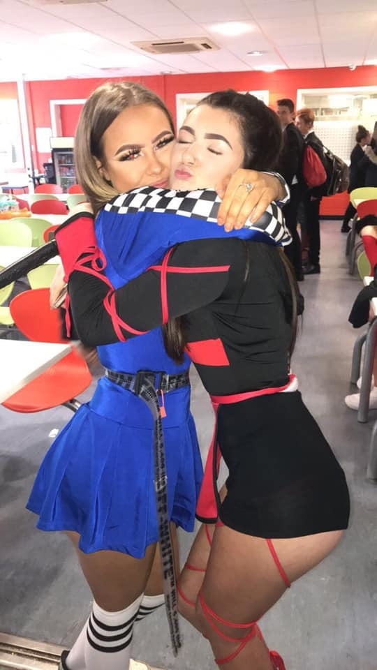 Zorras con disfraces 299
 #105593563