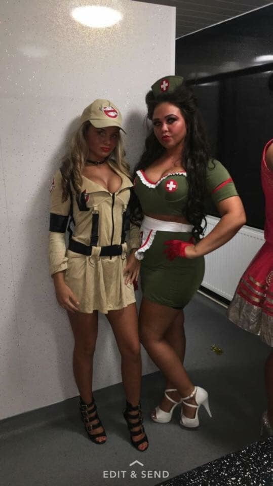 Zorras con disfraces 299
 #105593581