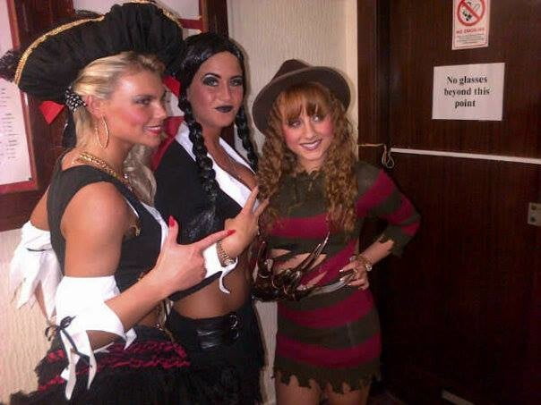 Zorras con disfraces 299
 #105593605