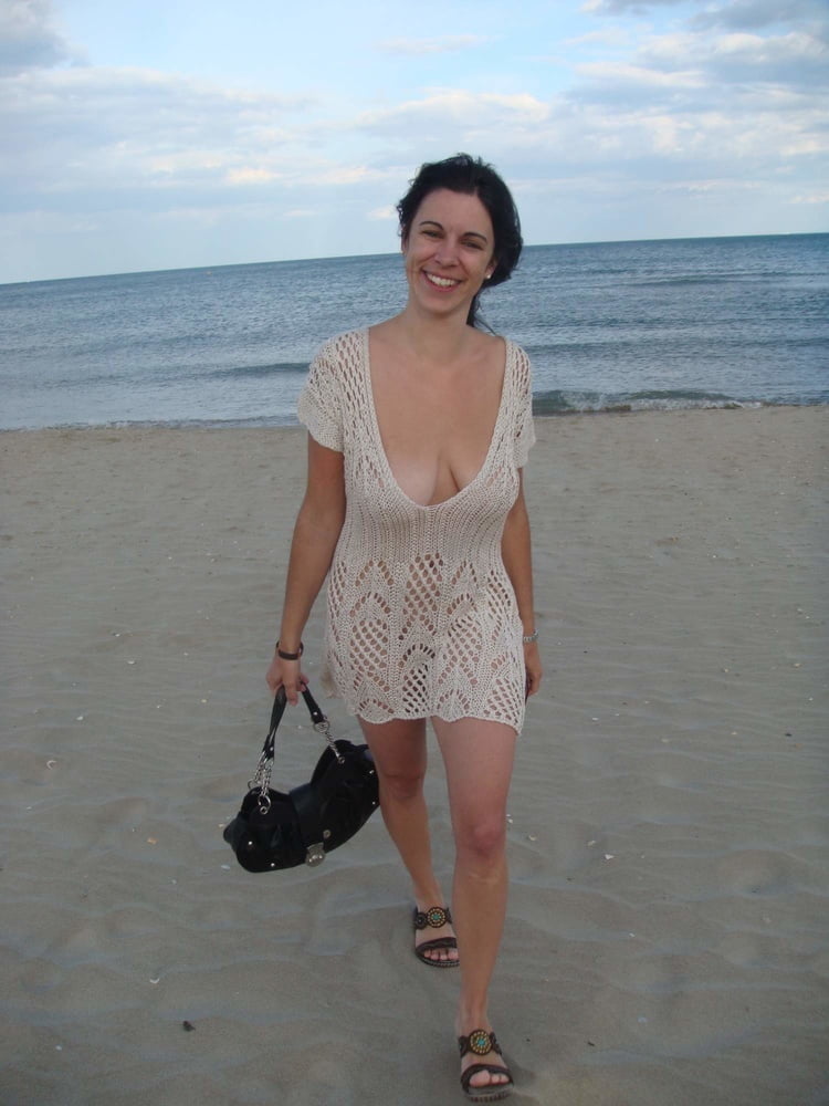 Nudist Milf nackt im Urlaub
 #103076733