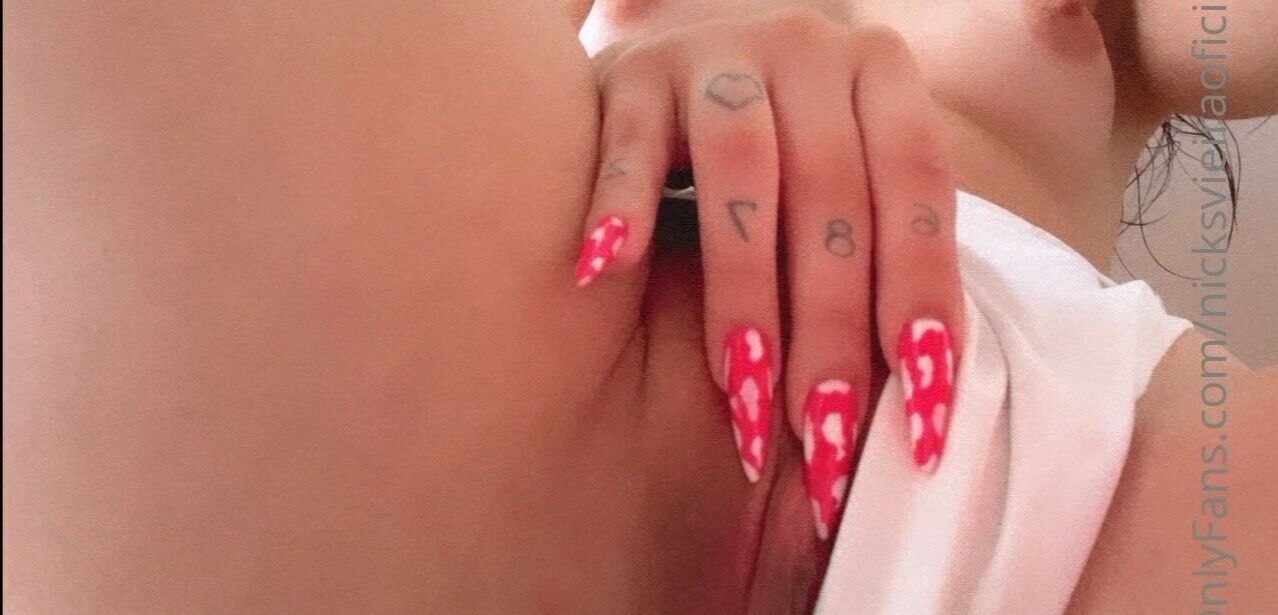 Nicks Vieira nackt #107851631