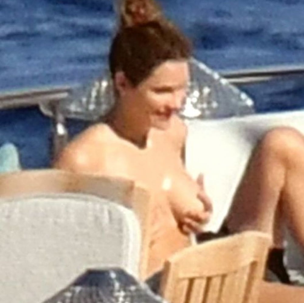 Katharine McPhee topless Capri jul 2019 #94453750