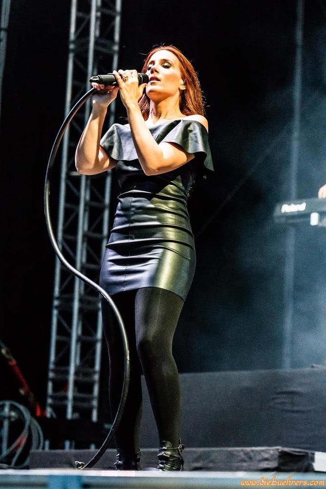 Simone Simons #94584260