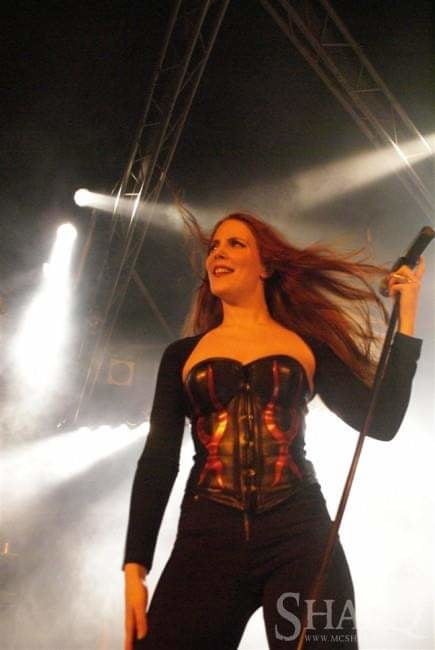 Simone simons
 #94584508