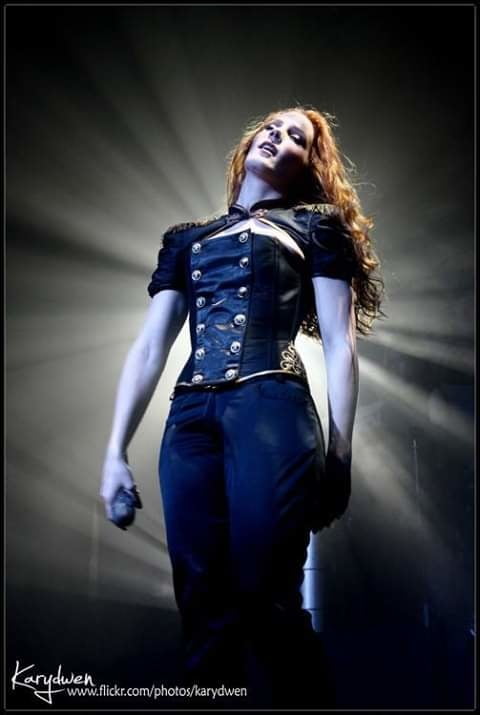 Simone Simons #94584577