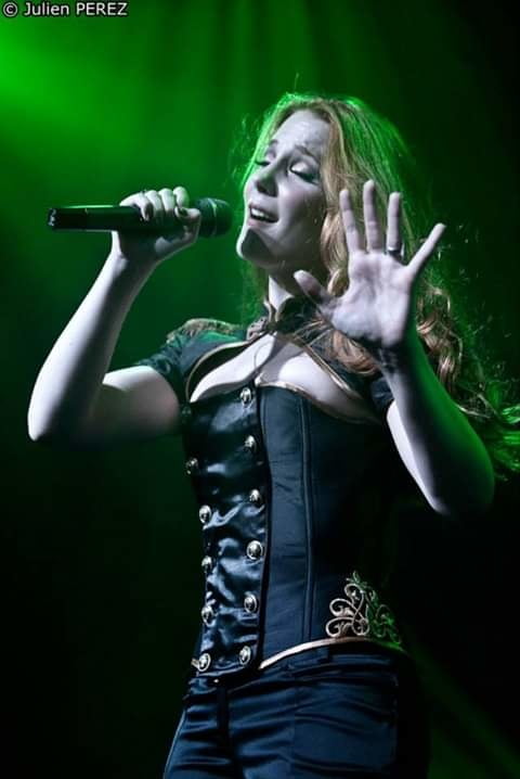 Simone Simons #94584581