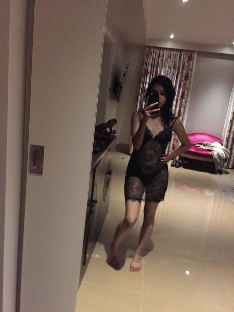 La photo de nu de la fille chaude Maldiv en lune de miel a été divulguée.
 #79893671