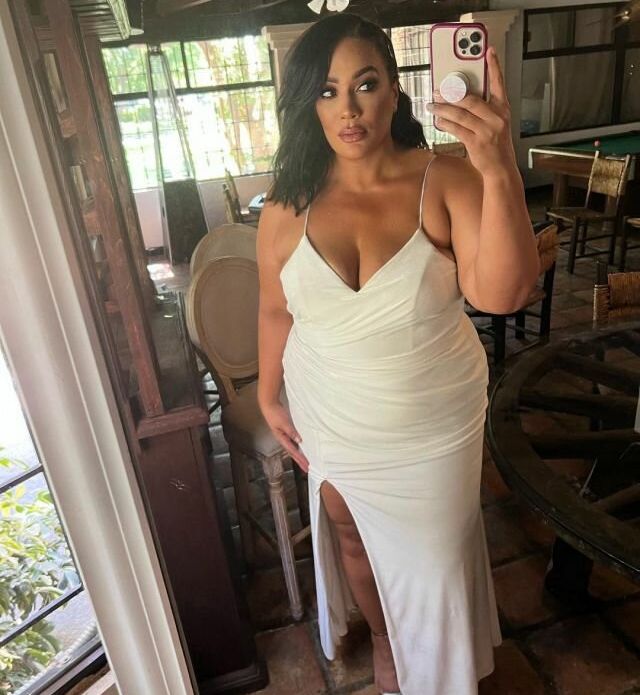 Nia Jax nackt #108738758