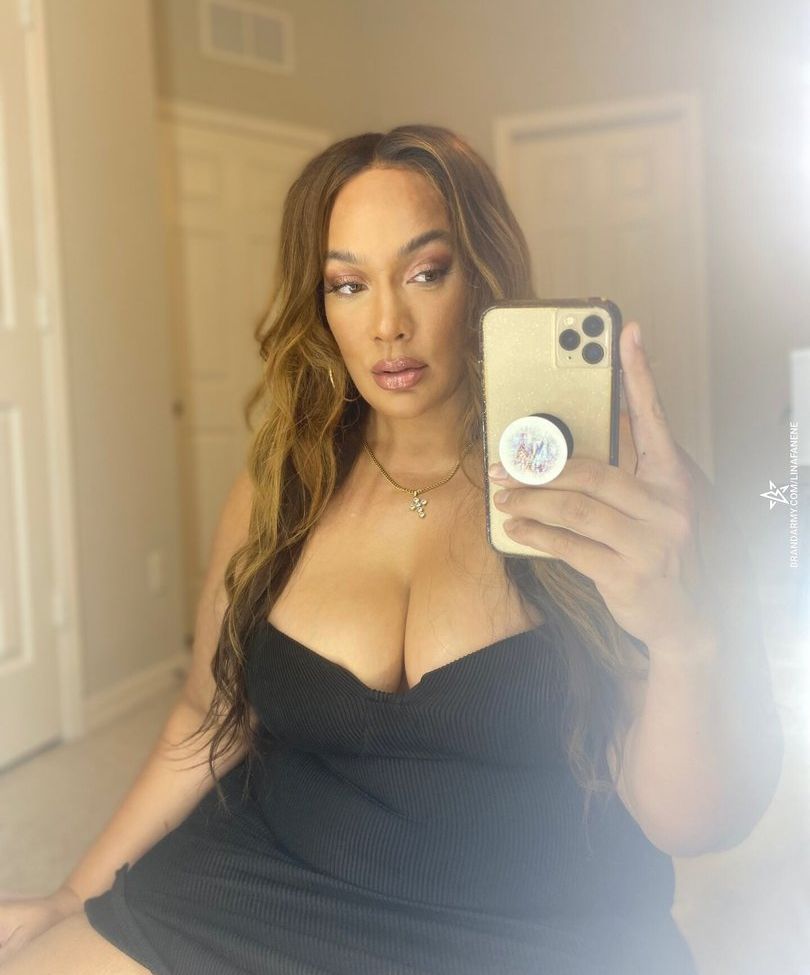 Nia Jax nackt #108738808