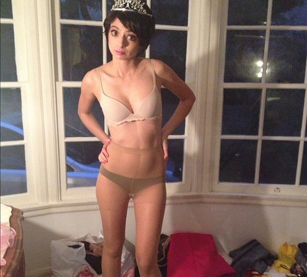 Kate Micucci nuda #108358429