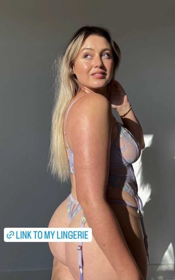 Iskra Lawrence desnuda #108685681